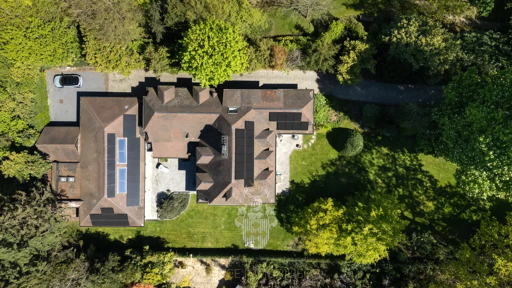 Vue aérienne - Villa Rénovée avec Espace Wellness à Uccle