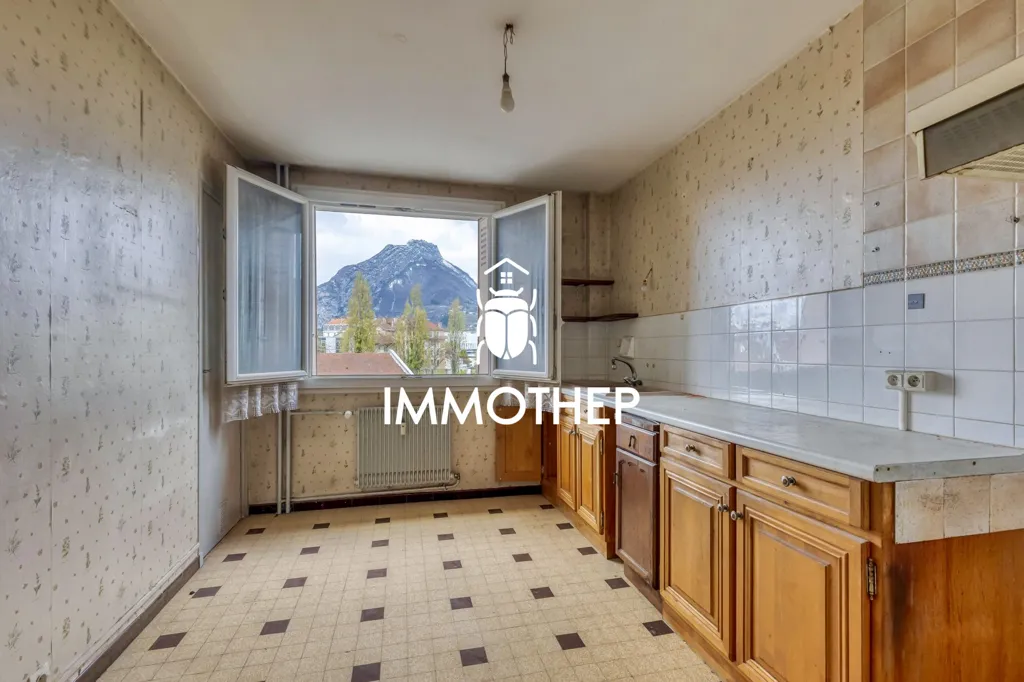 Cucina - Apartment with Balcony in Grenoble