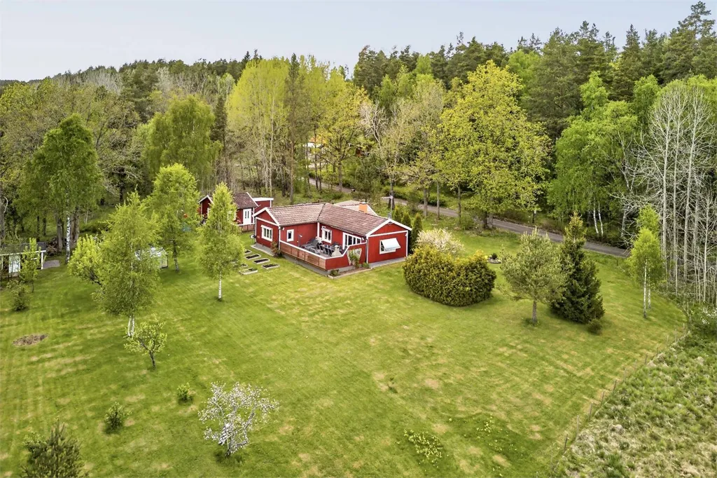 3-toaline maja asukohas Flens kommun