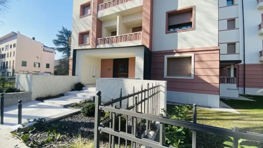 Välivaade - Modern Apartment with Terrace in Pordenone
