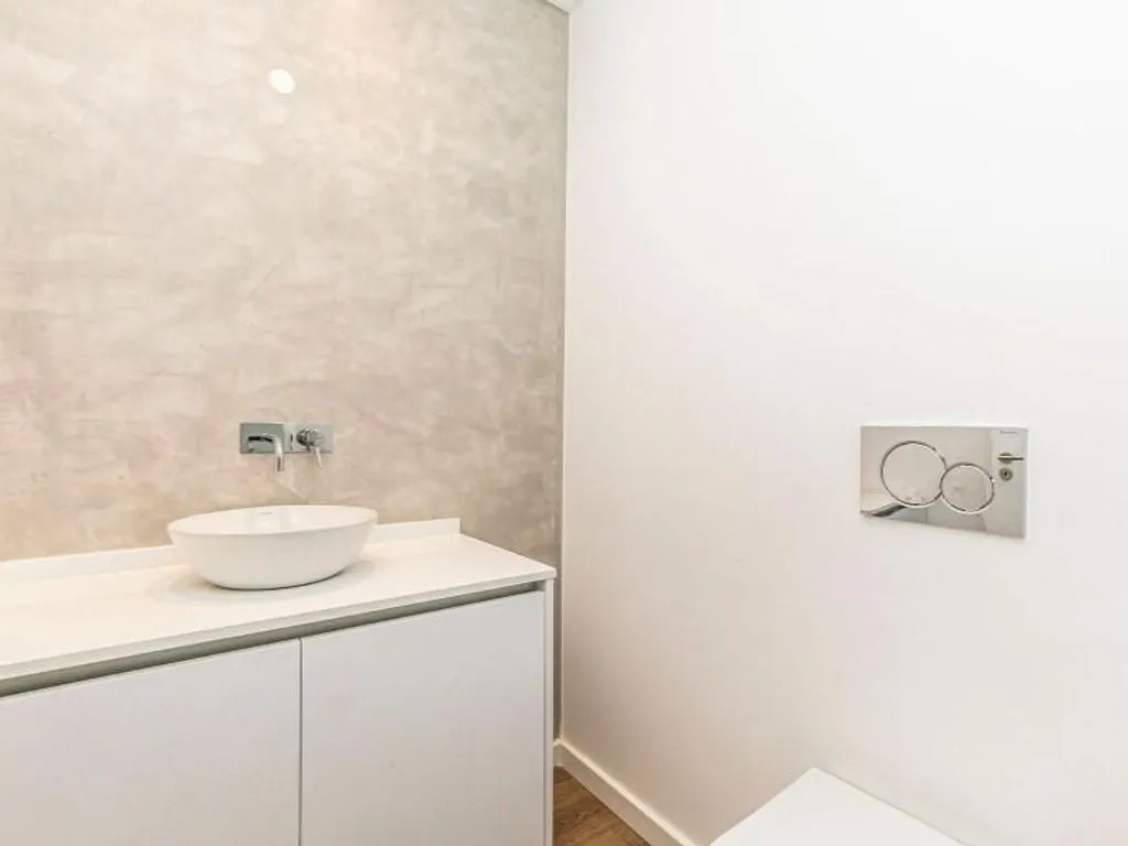 Bathrooms - Luxury Duplex with Pool in Estoril