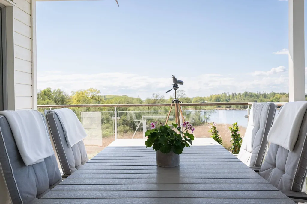 Terrass - Suterräng Villa with Water View in Uppsala