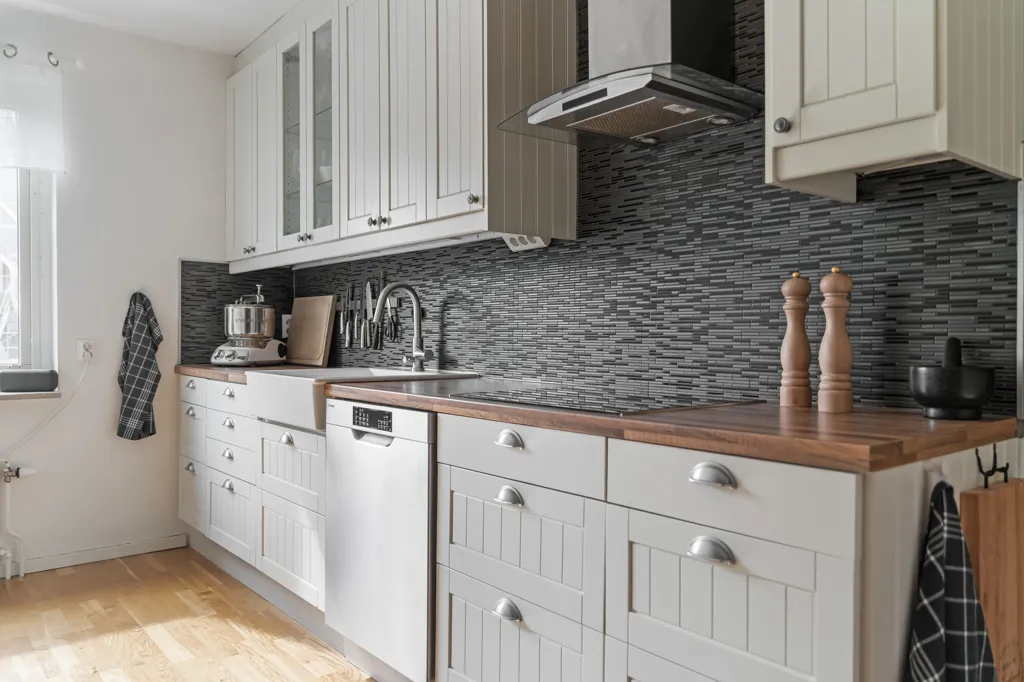 Kitchen - Bright Apartment with Balcony in Enerbacken, Mölndal