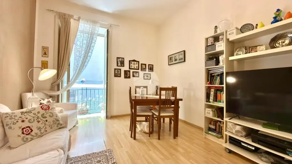 Soggiorno - Rearranged Apartment with Balcony in Naples