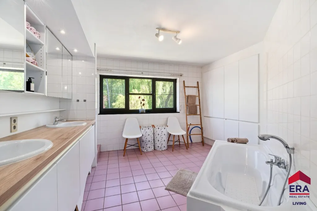 Vannitoad - Semi-Detached House with Garden in Hofstade