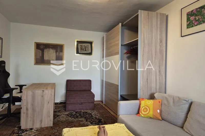 Elutuba - Two-Bedroom Apartment with Lift in Dugave, Zagreb