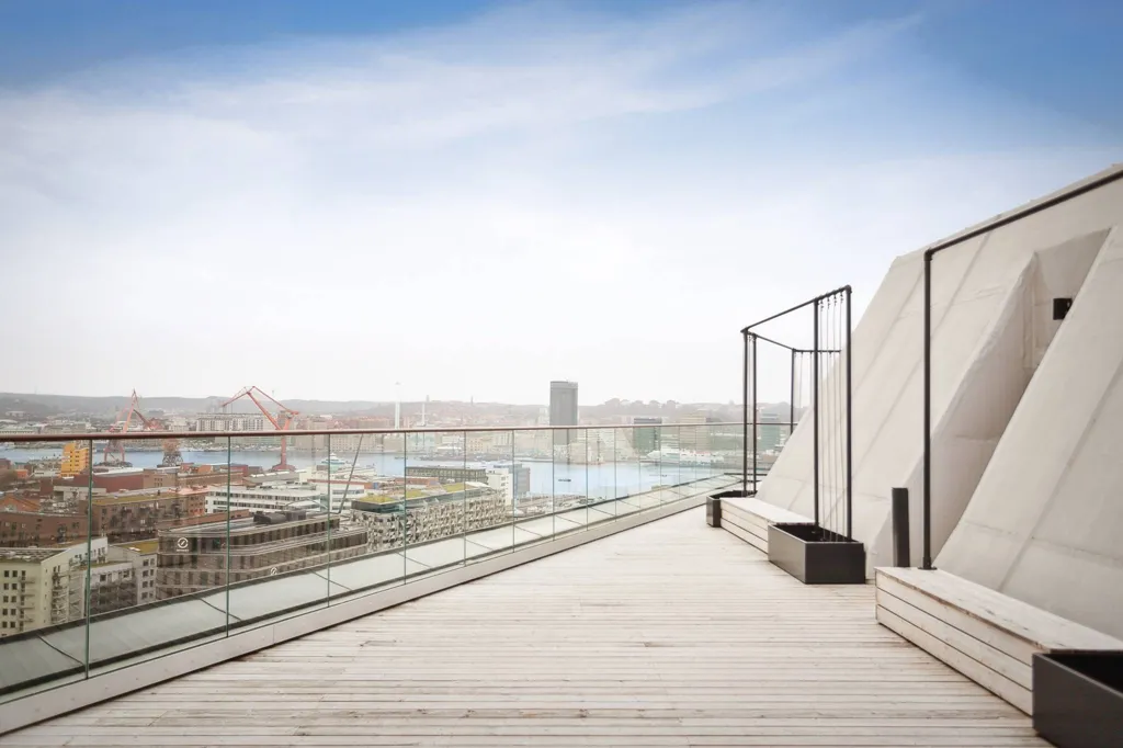 Terrasse - Modern Flat with Sunny Balcony in Lindholmen