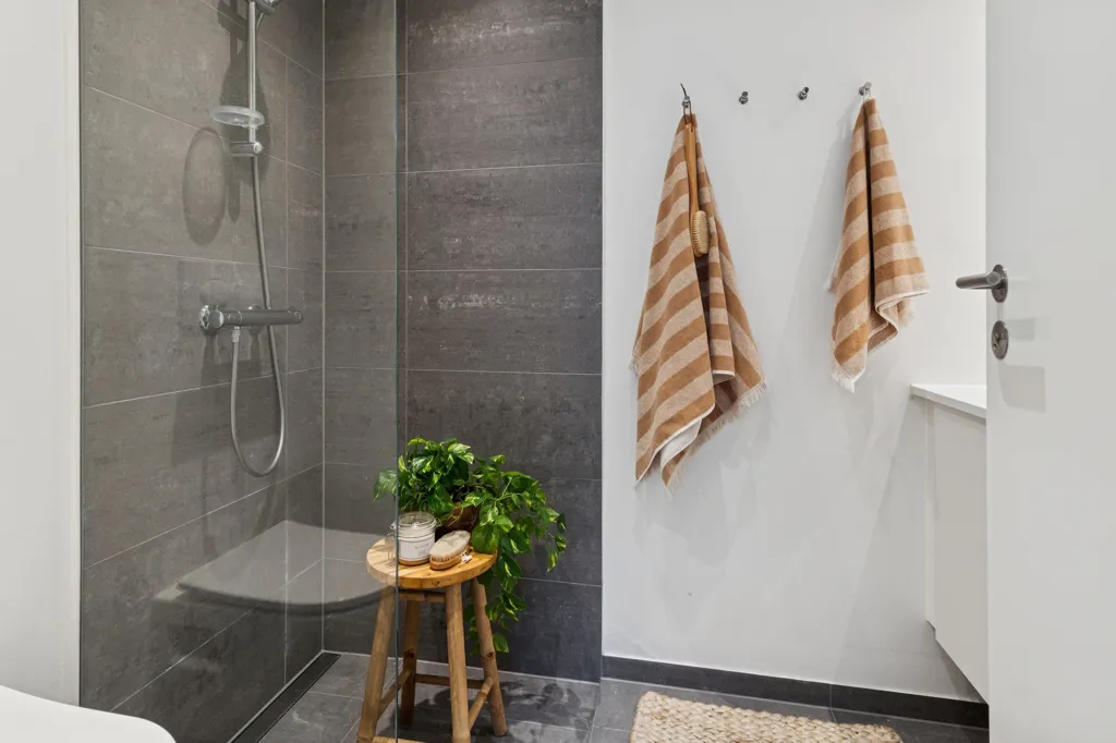 Vannitoad - 2-Bedroom Apartment with Balcony in Virum