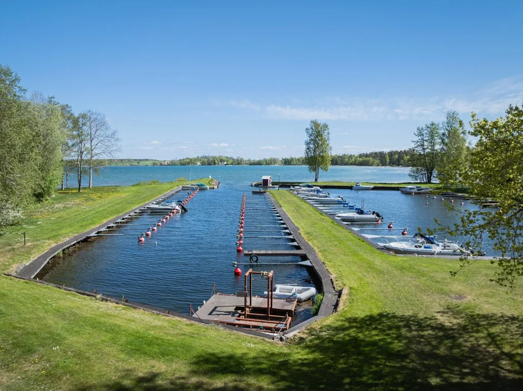 Jardin - Architectural Villa with Lake View in Järnevid
