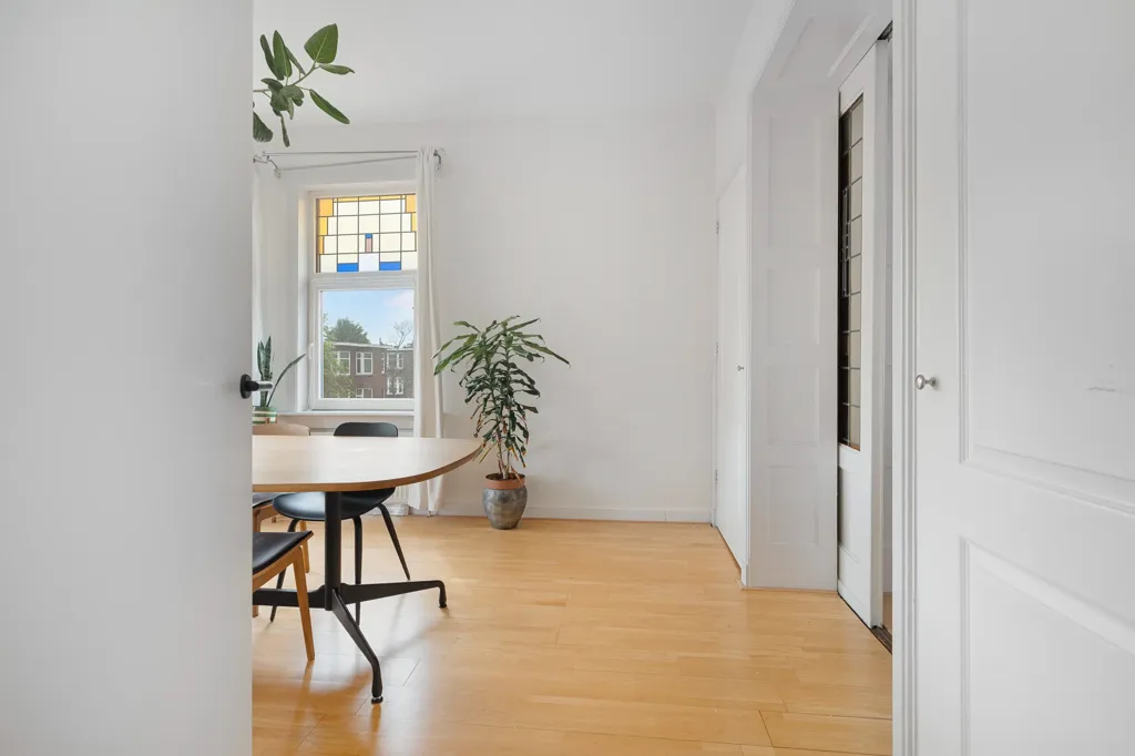 Sala da pranzo - Charming Upper Flat with Balcony in The Hague