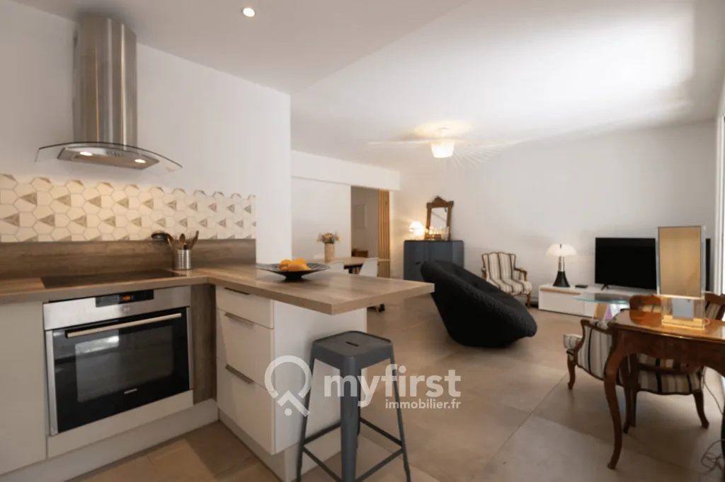 Cucina - Contemporary Flat with Private Garden in Toulon