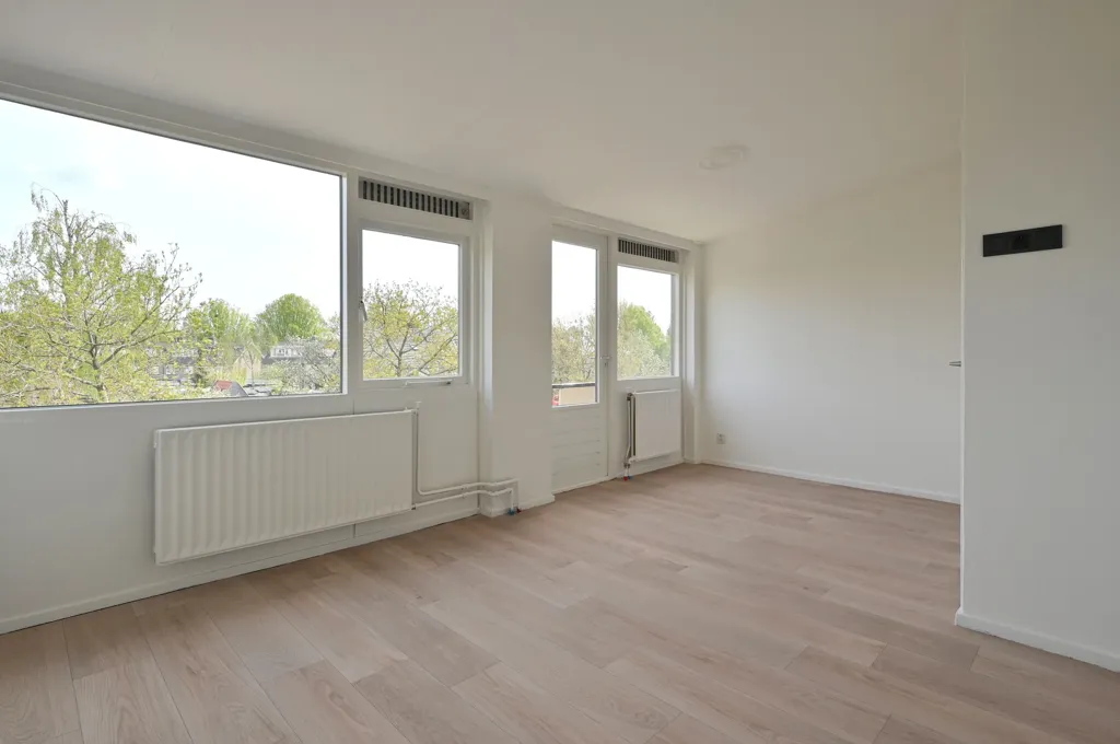 Rooms - Corner House with Energy Label A in Huizen