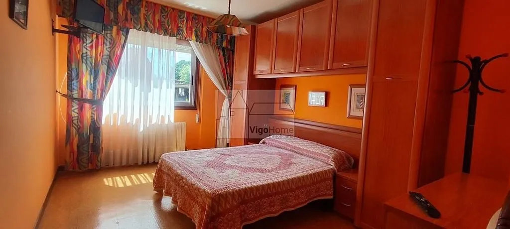 Bedrooms - Chalet with Garden and Garage in Moaña
