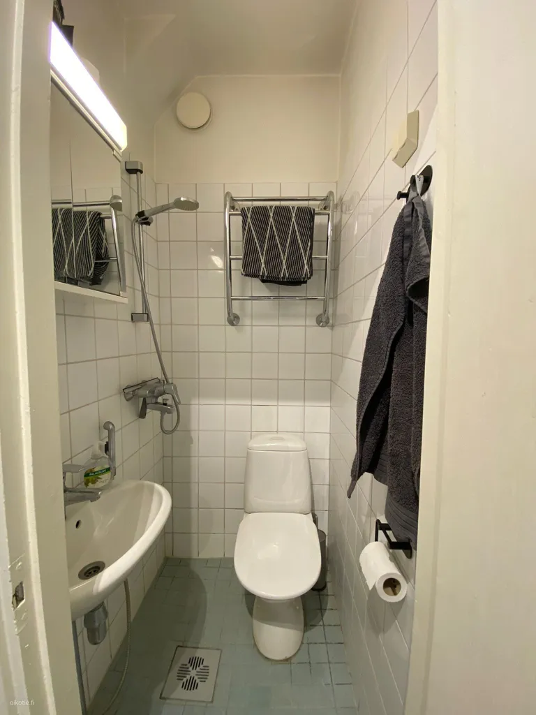 Salles de bain - Bright Studio Flat with Balcony in Munkkiniemi
