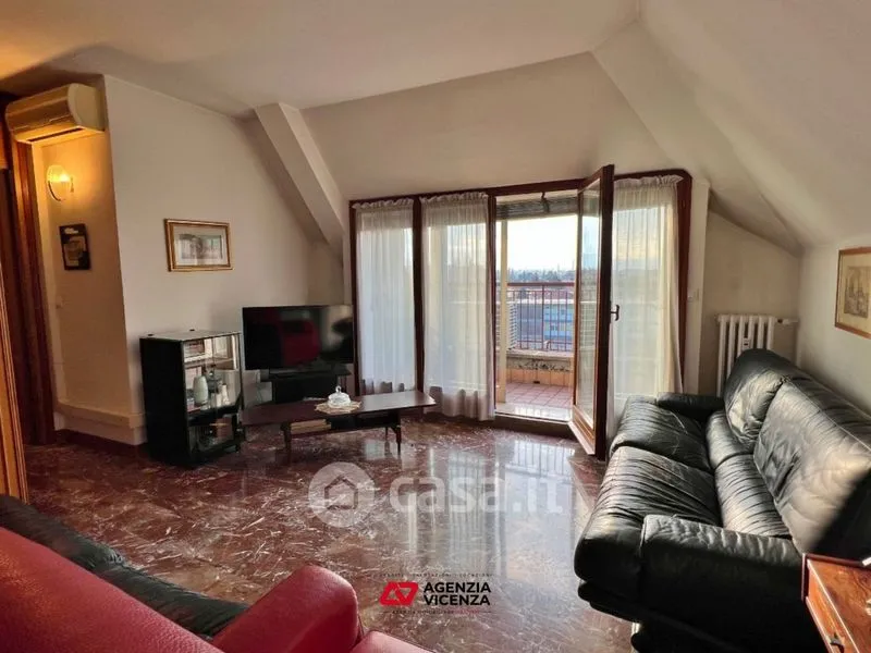 Soggiorno - Penthouse con vista panoramica a Vicenza