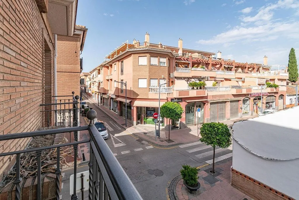 Balcon - Modern Apartment with Balcony in Armilla