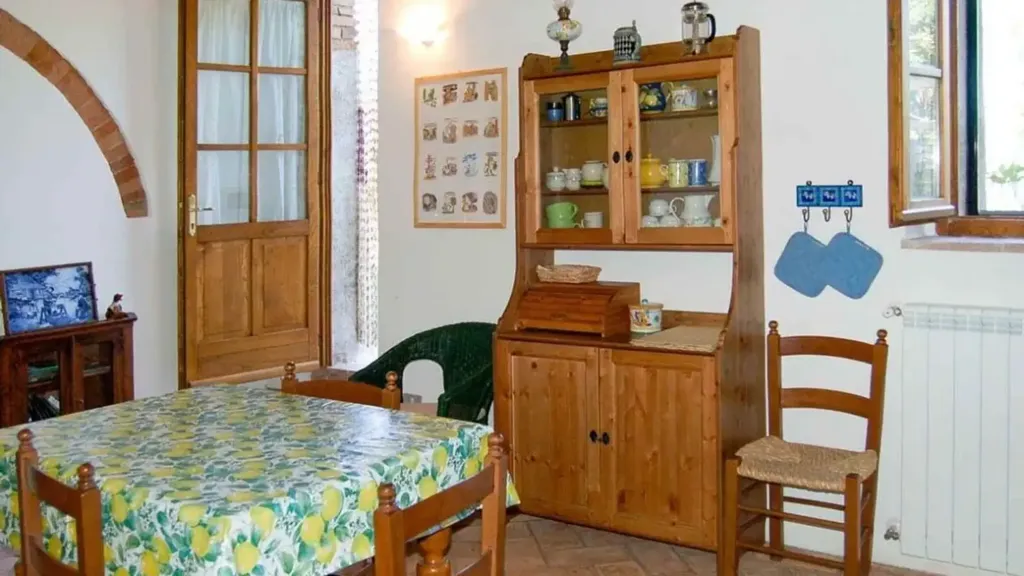 Söögituba - Rustic Tuscan Farmhouse with Pool near Siena