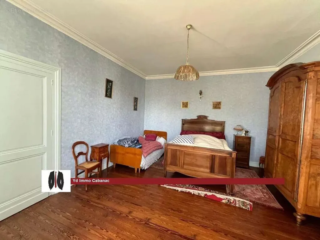 Chambres - Maison de Maître avec Dépendance à Landiras