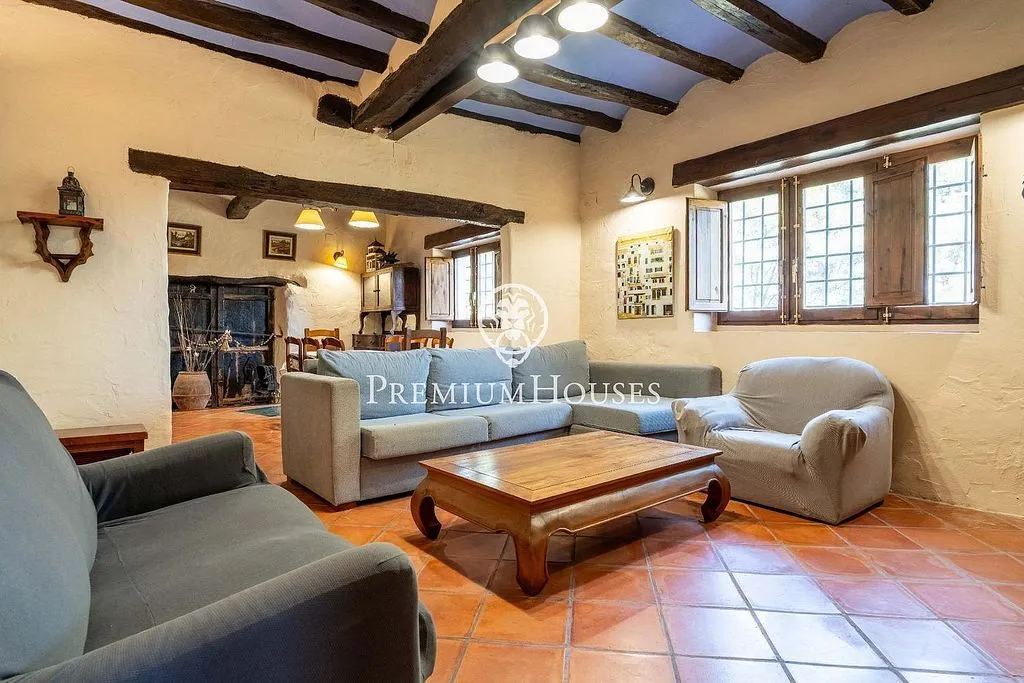 Elutuba - Luxury Farmhouse with Pool near Catllar