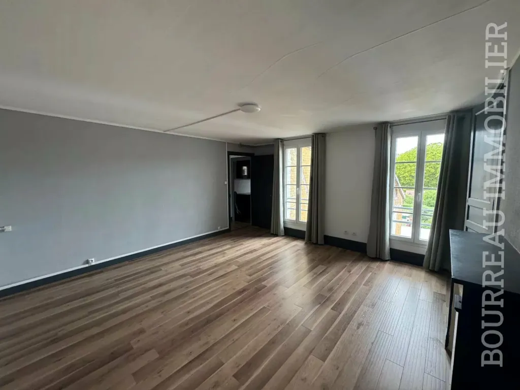 Séjour - Appartement de rez-de-chaussée avec balcon à Joigny