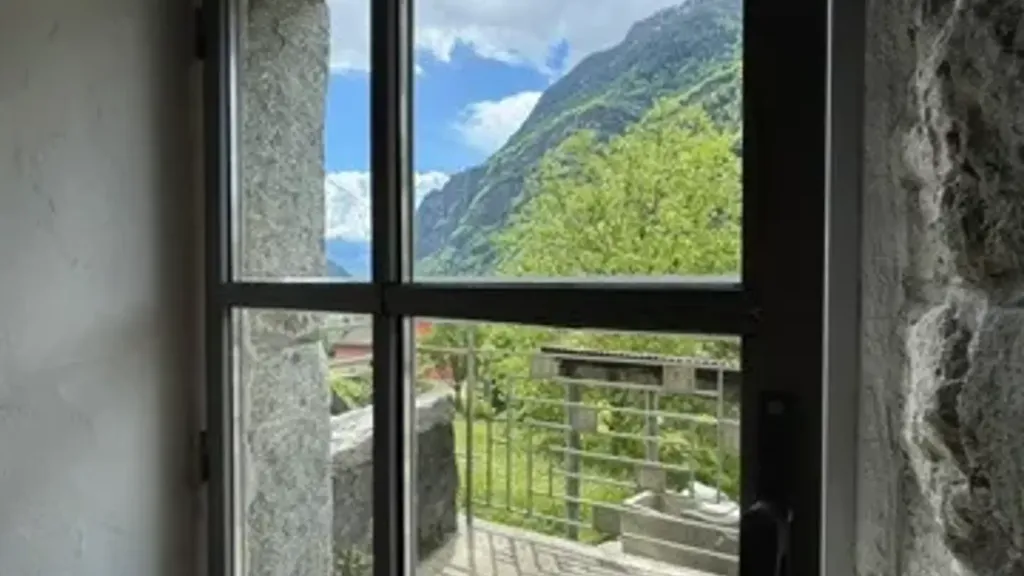 Pièces - Restored Fortified House in Varzo