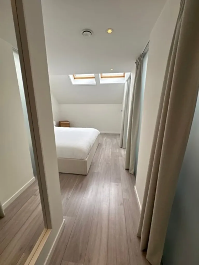 Chambres - Duplex Lumineux avec Cave et Parking à Nice