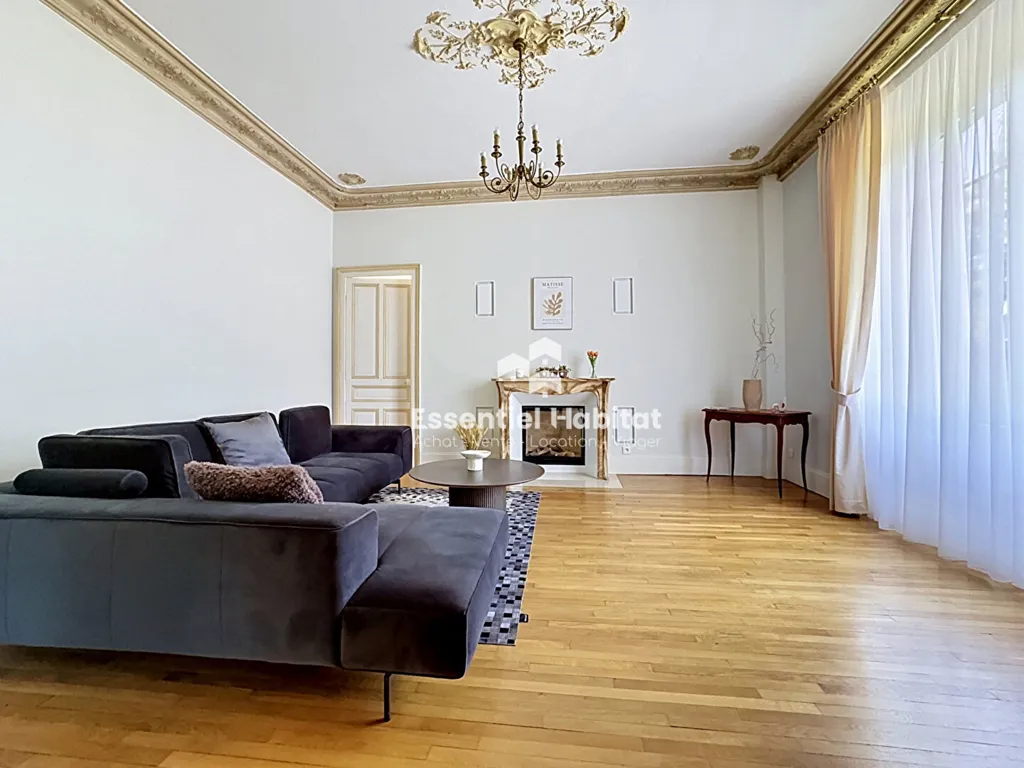 Séjour - Maison de Maître avec Jardin à Landres
