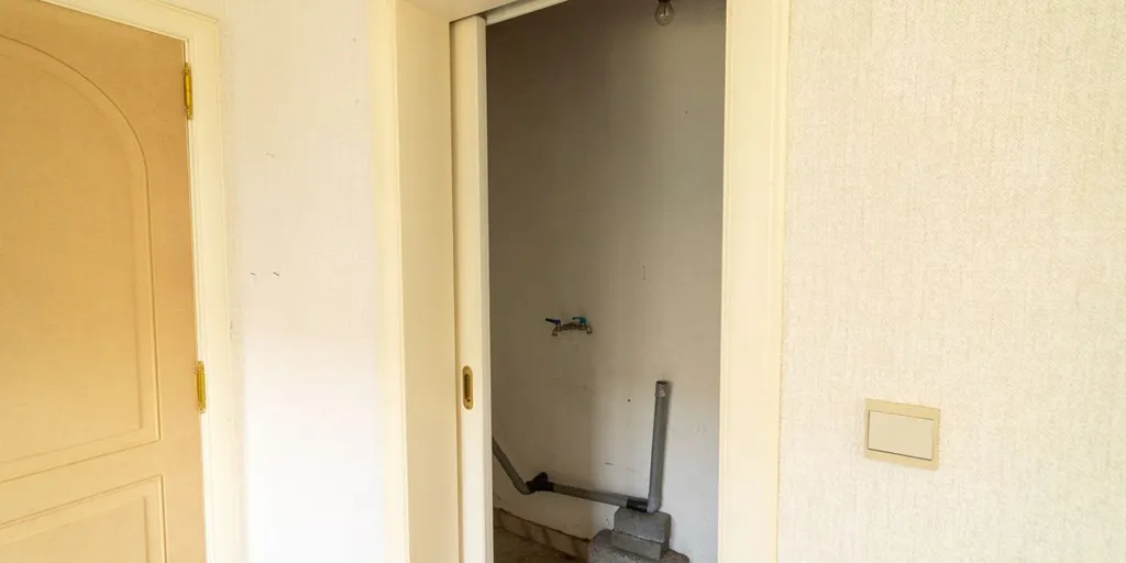 Entrée - Maison à rénover avec jardin à Genk