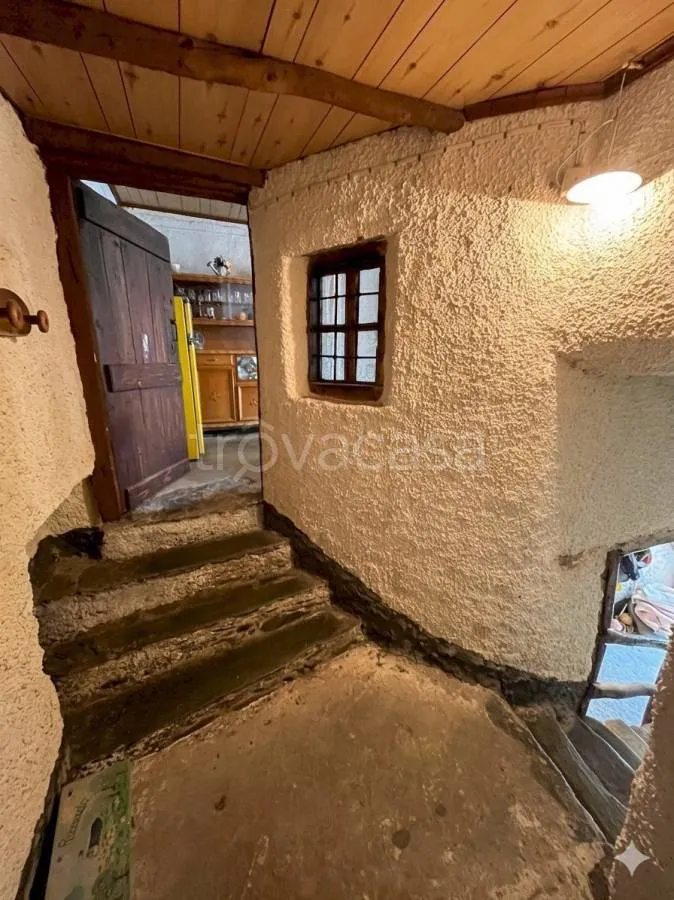 Pièces - Alpine Baita with Mountain Views in Canosio