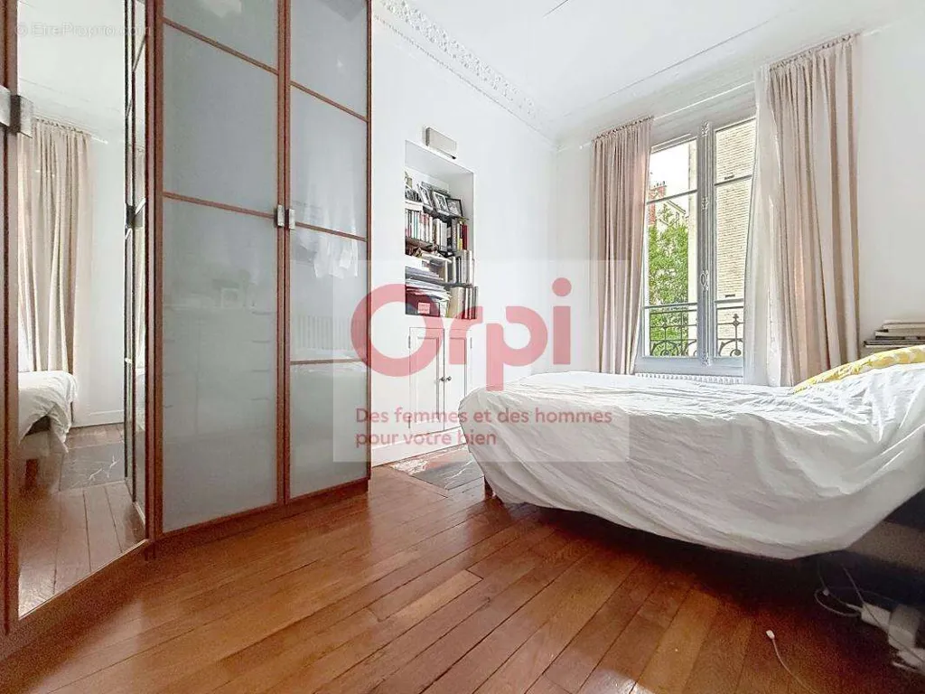Magamistoad - 4-Piece Apartment with West Paris View in Issy