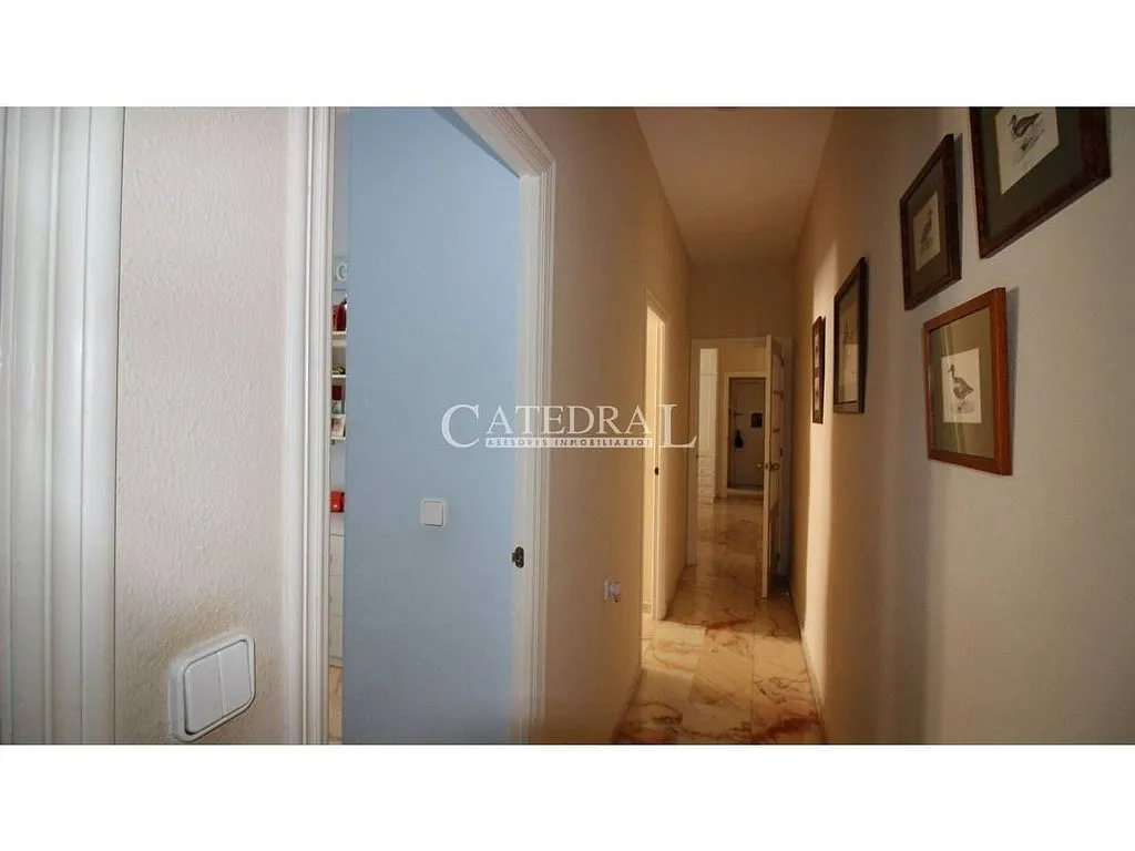 Esik - Aménagé Flat with Balcony in Seville Centre