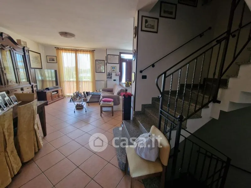 Soggiorno - Semi-detached Villa with Pool in Pomponesco Centre