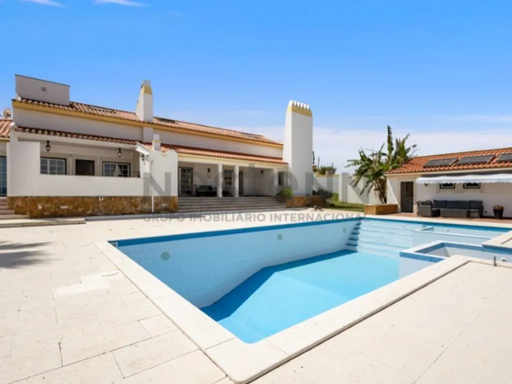 Bassein - Luxury Villa with Pool in Lourinhã