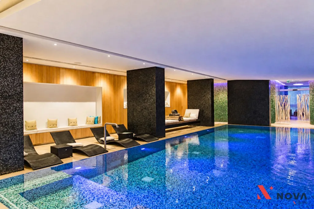 Piscine - Appartement 2 Chambres avec Vue Panoramique à Bruxelles