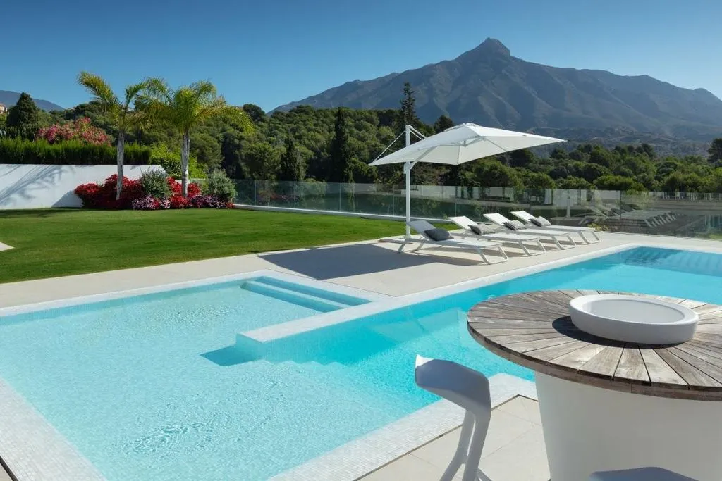 Pool - Luxury Villa with Pool in Marbella