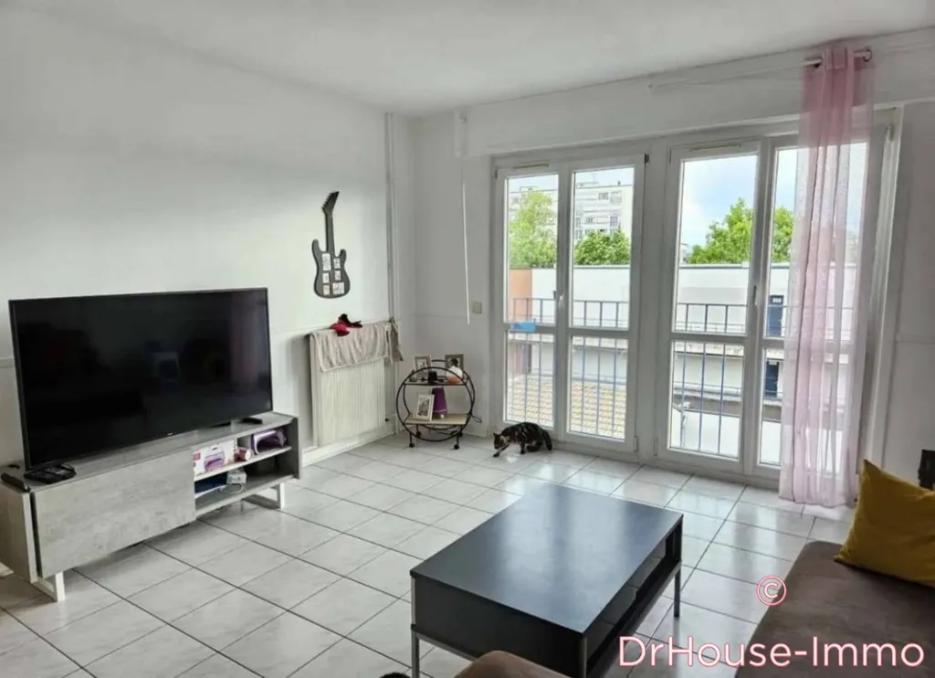 Elutuba - Bright Flat with Two Bedrooms in St André