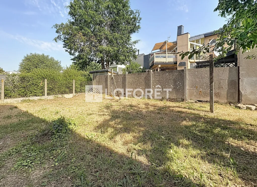 Jardin - Maison de 4 Pièces avec Jardin au Centre de Redon