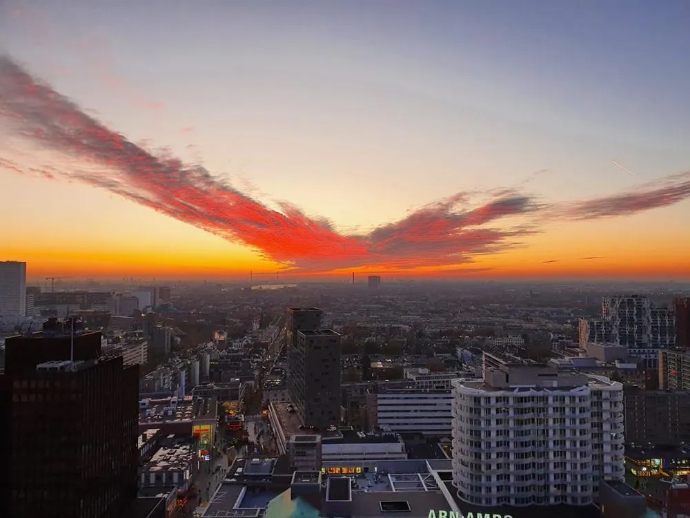 Apartment with Panoramic View in Rotterdam Centre