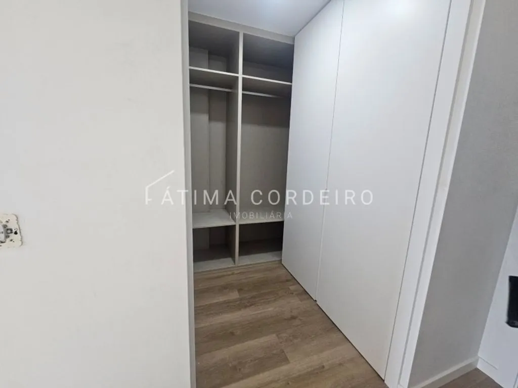 Pièces - Luxury Detached House with Pool in Charneca de Caparica