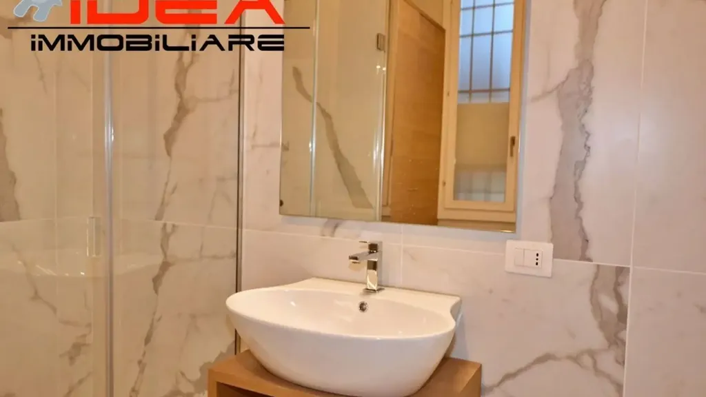 Salles de bain - Fully Rented Apartment with Ascender in Modena