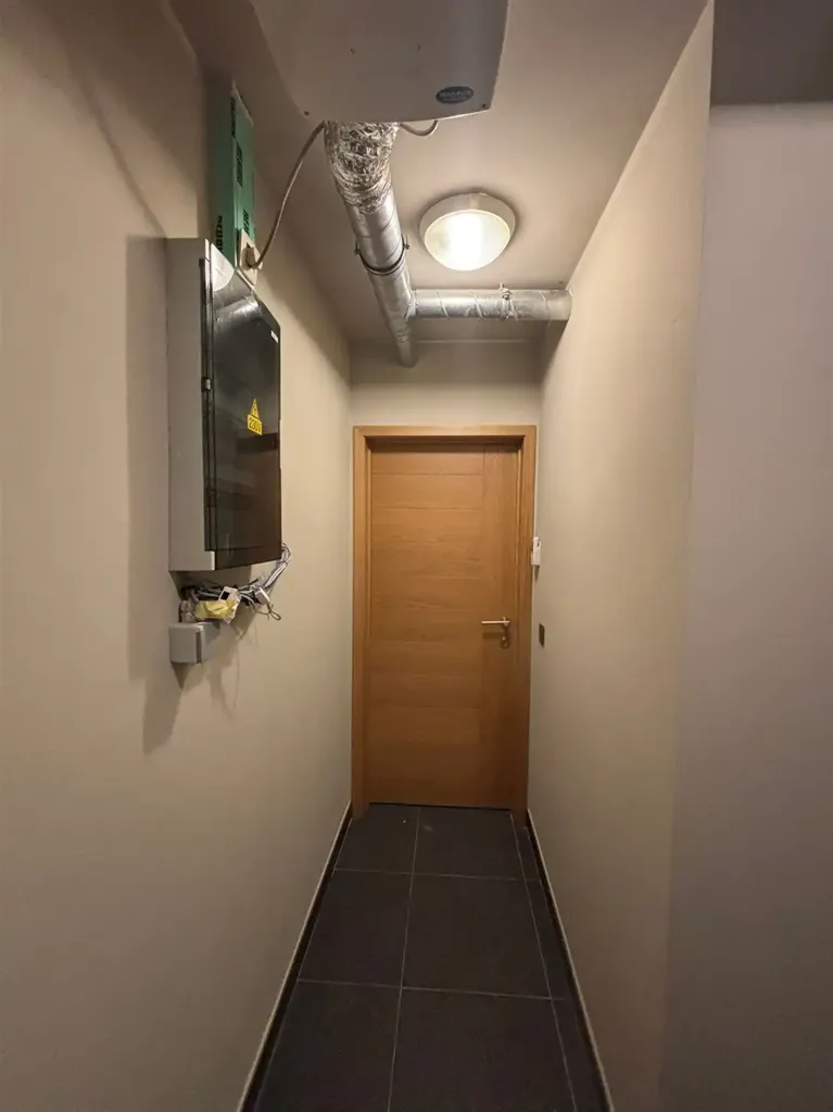 hallway_entrance