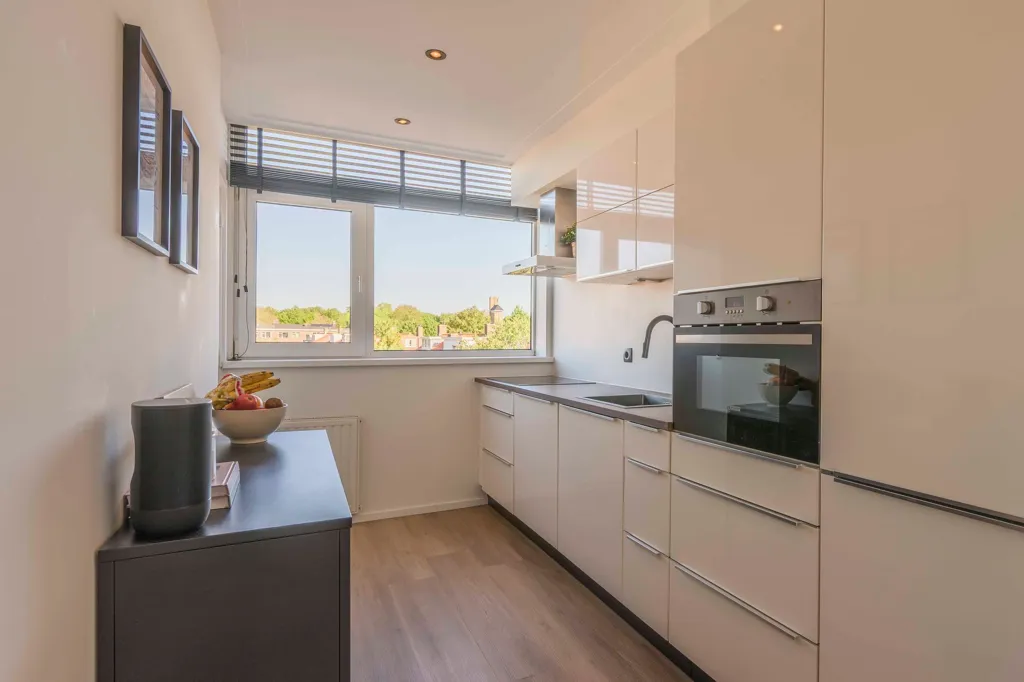 Köök - 4-Bedroom Apartment with Balcony in Katwijk