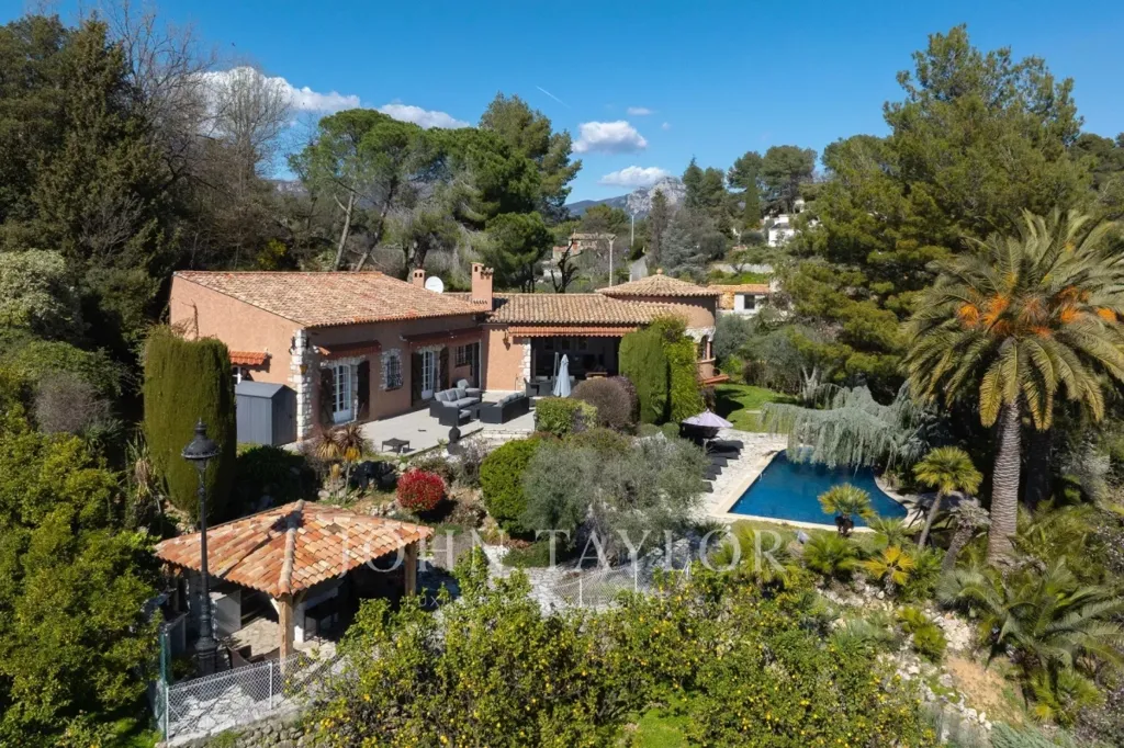 Vue aérienne - Villa avec Vue Mer et Piscine à La Gaude