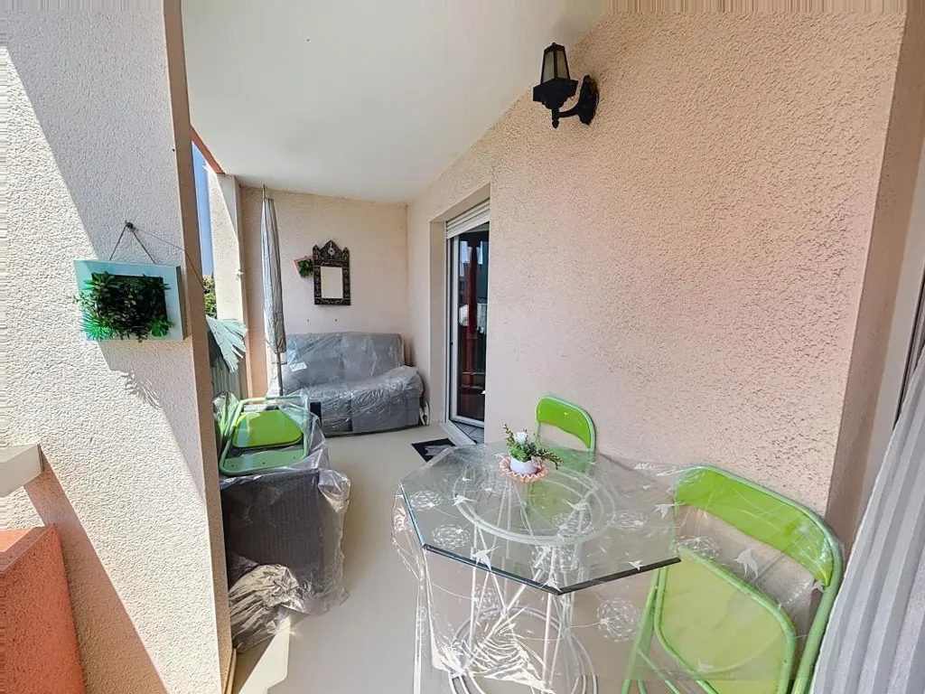 Rõdu - Renovated Flat with South Terrace in Fréjus