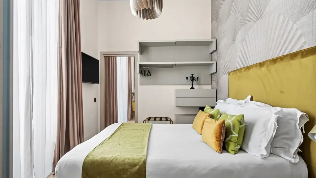 Bedrooms - Fully Furnished Flat in Historic Centre, Naples