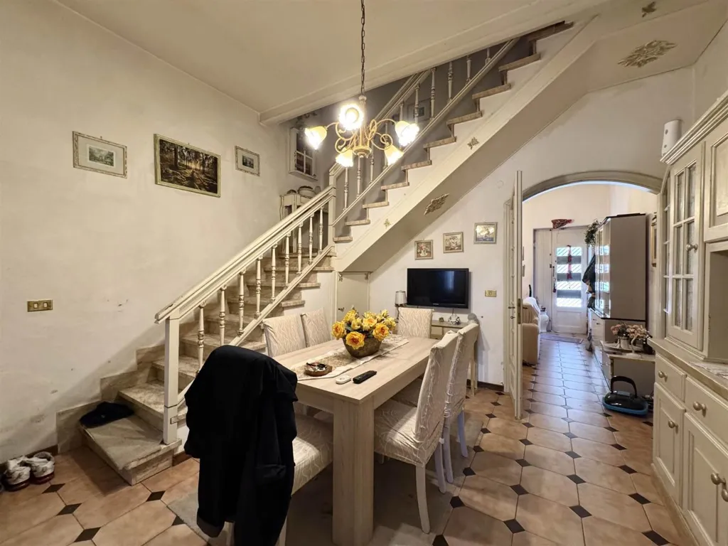 Dining Room - Terraced Villa with Lake View in Viareggio