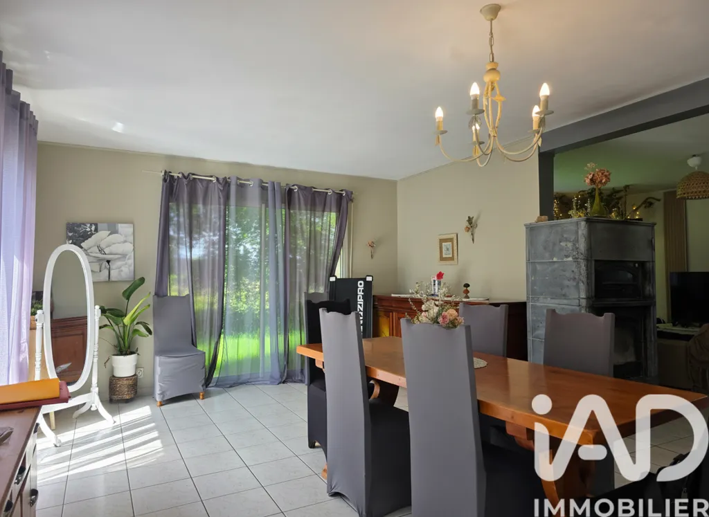 Dining Room - Spacious House with Garden in Plédéliac