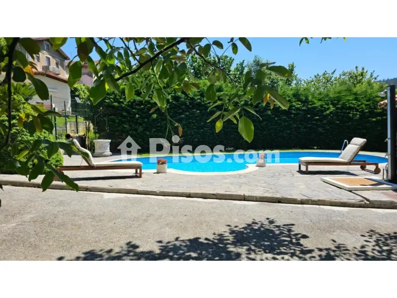 Pool - Independent Villa with Private Pool in Gueñes