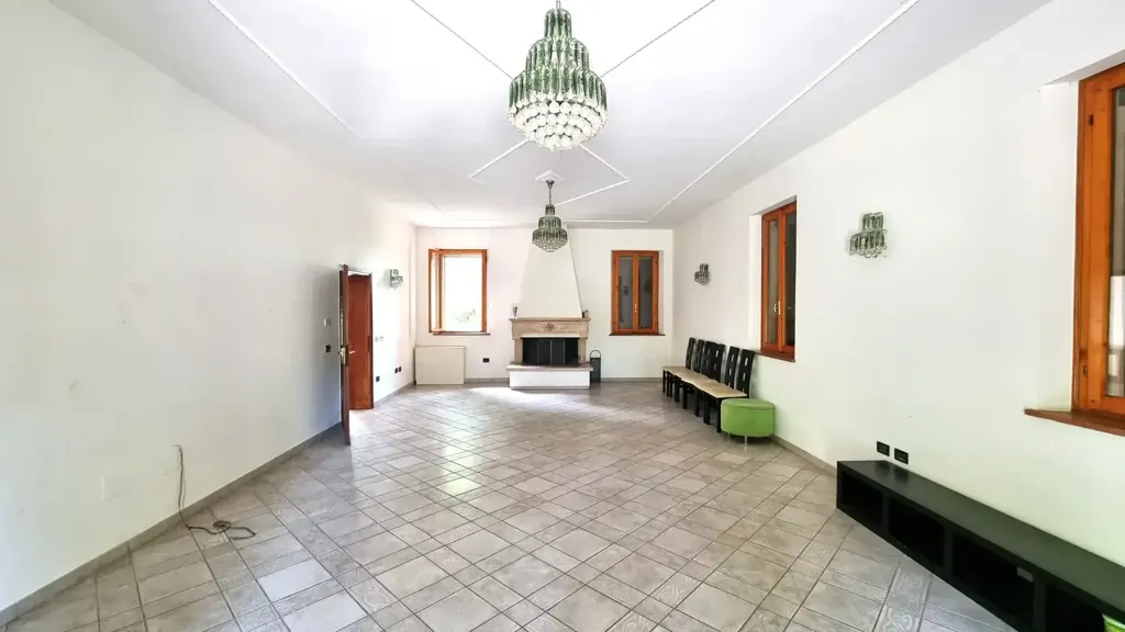 Soggiorno - Multi-Level Villa near Conselice