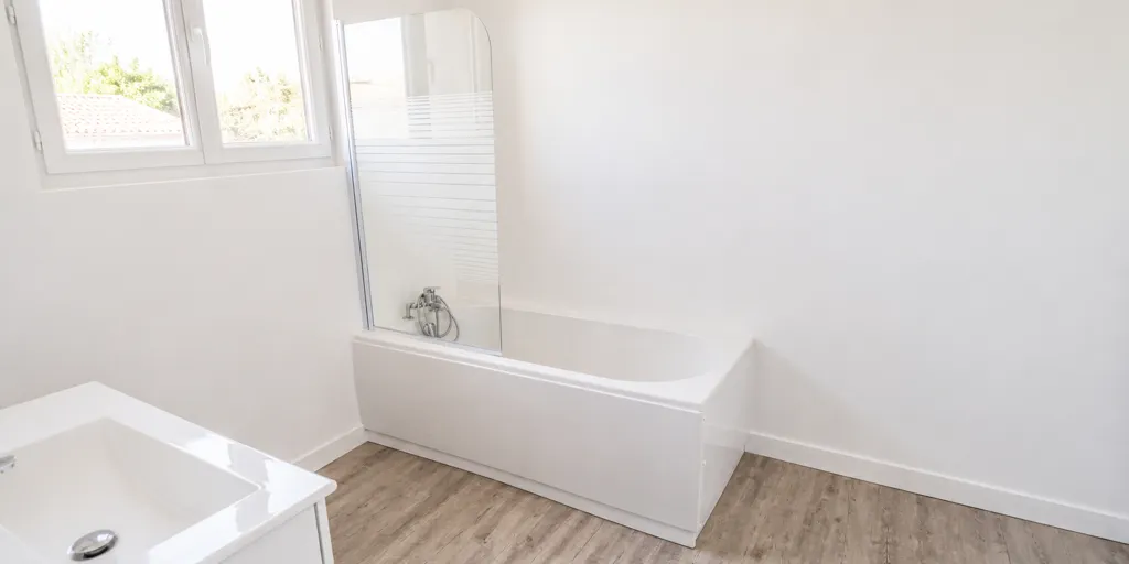 Vannitoad - Renovated Flat with Garage in Sallèles-d'Aude